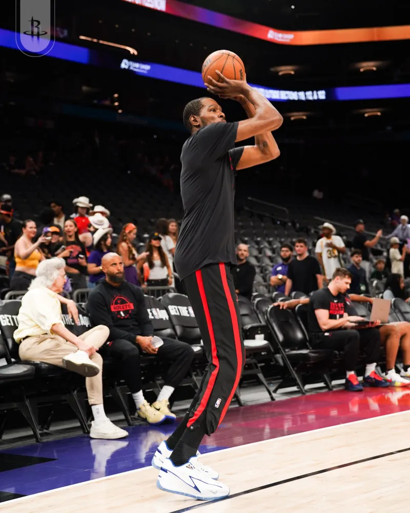 九游官网-战旧主！火箭社媒分享杜兰特赛前全情投入训练的瞬间